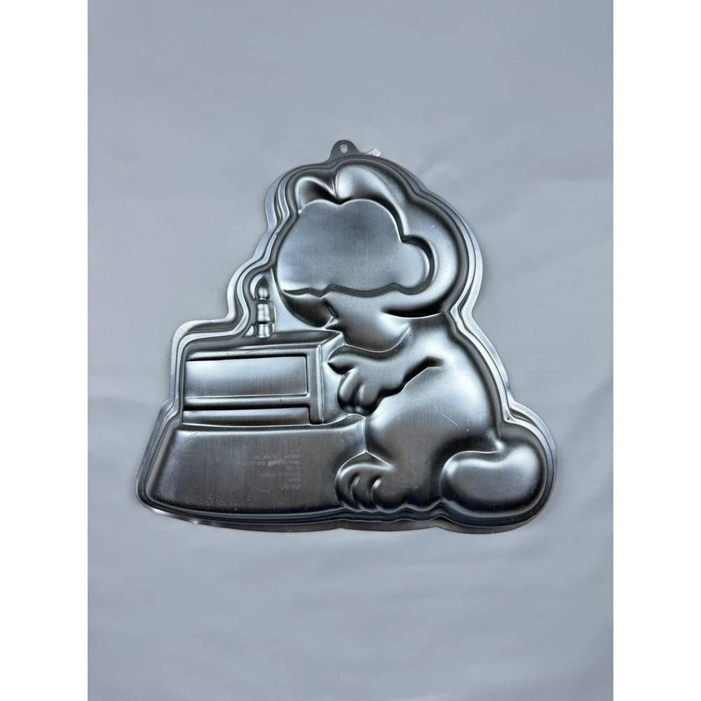 Wilton vintage aluminum